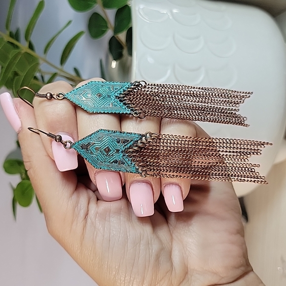 🔥LAST PAIR🔥 Bohemian Verdigris Chain Tassel Drop Earrings - Picture 5 of 5